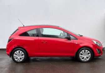 Подержанный автомобиль Opel Corsa 2012 года (4 фото)