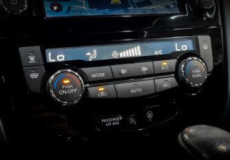 Подержанный автомобиль Nissan X-Trail 2017 года (27 фото)