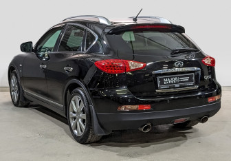 Подержанный автомобиль Infiniti QX50 2015 года (7 фото)