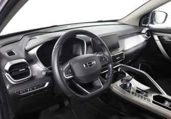 Подержанный автомобиль Geely Coolray 2023 года (13 фото)