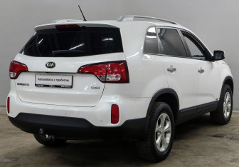 Подержанный автомобиль Kia Sorento 2014 года (5 фото)