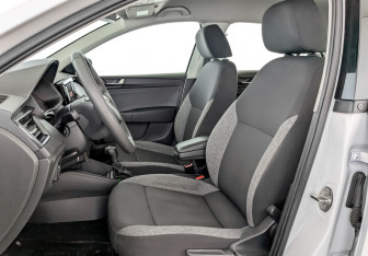 Подержанный автомобиль Skoda Rapid Liftback 2021 года (20 фото)