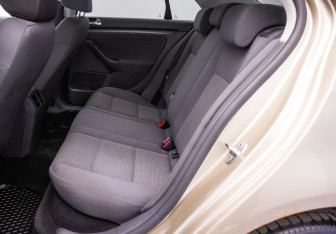 Подержанный автомобиль Volkswagen Jetta Sedan 2007 года (11 фото)