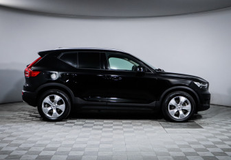 Подержанный автомобиль Volvo XC40 2018 года (4 фото)