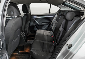 Подержанный автомобиль Skoda Octavia Liftback 2019 года (18 фото)