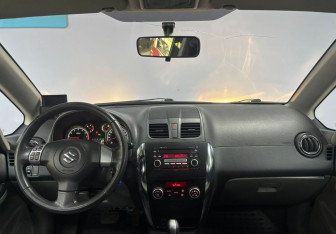 Подержанный автомобиль Suzuki SX4 Hatchback 2011 года (12 фото)