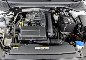 Подержанный автомобиль Volkswagen Passat Sedan 2021 года (12 фото)