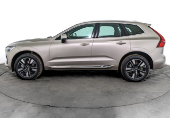 Новый Volvo XC60 2025 (3 фото)