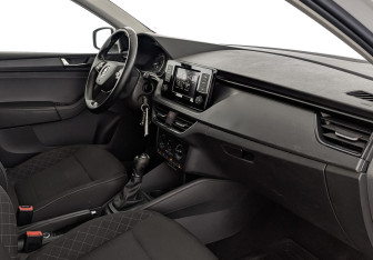 Подержанный автомобиль Skoda Rapid Liftback 2020 года (13 фото)