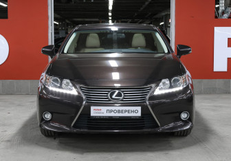 Подержанный автомобиль Lexus ES 2014 года (2 фото)