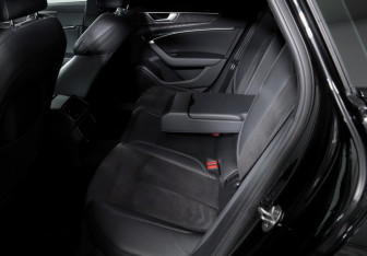 Подержанный автомобиль Audi A6 Sedan 2019 года (10 фото)