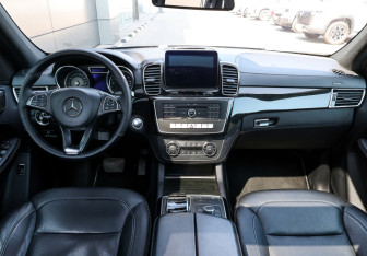 Подержанный автомобиль Mercedes-Benz GLE 2016 года (14 фото)