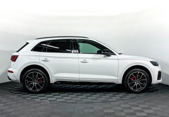 Подержанный автомобиль Audi Q5 2024 года (4 фото)