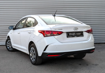 Подержанный автомобиль Hyundai Solaris Sedan 2021 года (7 фото)