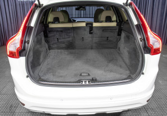 Подержанный автомобиль Volvo XC60 2013 года (10 фото)