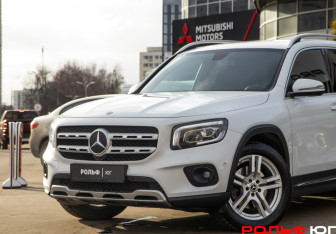 Подержанный автомобиль Mercedes-Benz GLB 2020 года (18 фото)