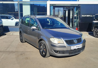 Подержанный автомобиль Volkswagen Touran 2008 года (3 фото)