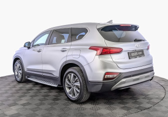 Подержанный автомобиль Hyundai Santa Fe 2019 года (7 фото)