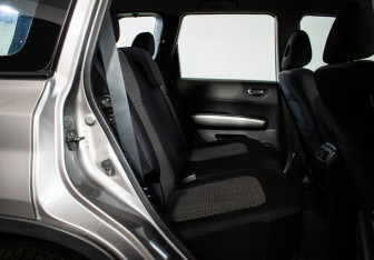 Подержанный автомобиль Nissan X-Trail 2008 года (9 фото)