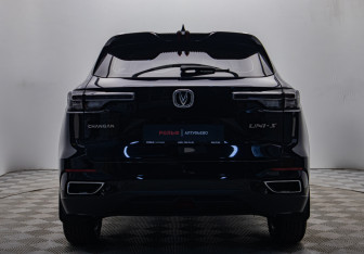 Подержанный автомобиль Changan UNI-S 2024 года (4 фото)