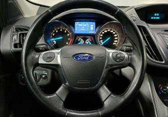 Подержанный автомобиль Ford Kuga 2013 года (12 фото)
