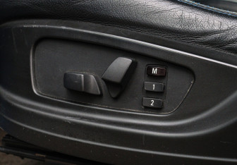 Подержанный автомобиль Toyota FJ Cruiser 2007 года (12 фото)