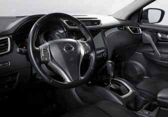 Подержанный автомобиль Nissan Qashqai 2017 года (13 фото)