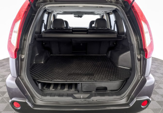 Подержанный автомобиль Nissan X-Trail 2014 года (10 фото)