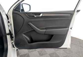 Подержанный автомобиль Skoda Rapid Liftback 2021 года (24 фото)