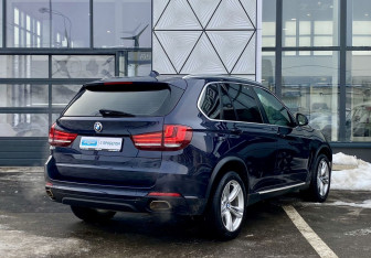 Подержанный автомобиль BMW X5 2017 года (5 фото)