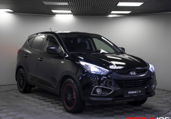 Подержанный автомобиль Hyundai ix35 2013 года (18 фото)