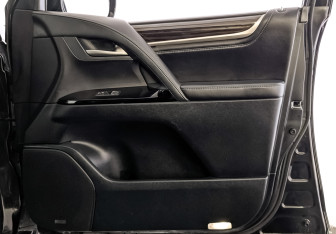 Подержанный автомобиль Lexus LX 2021 года (25 фото)