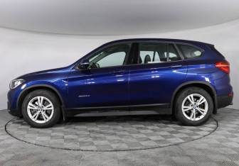 Подержанный автомобиль BMW X1 2017 года (5 фото)