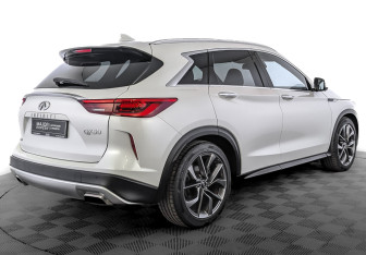 Подержанный автомобиль Infiniti QX50 2021 года (5 фото)