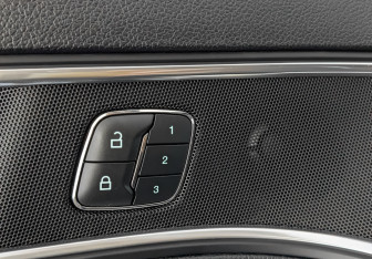 Подержанный автомобиль Ford Explorer 2019 года (30 фото)