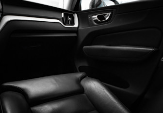 Подержанный автомобиль Volvo XC60 2019 года (24 фото)