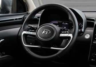 Подержанный автомобиль Hyundai Tucson 2024 года (12 фото)