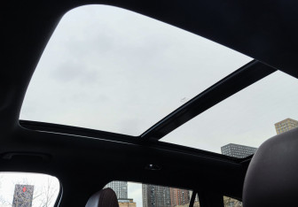 Подержанный автомобиль Geely Monjaro 2023 года (16 фото)