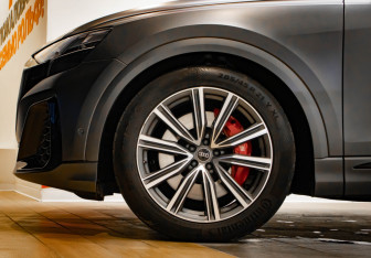 Подержанный автомобиль Audi SQ8 2024 года (28 фото)