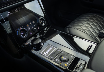 Подержанный автомобиль Land Rover Range Rover 2019 года (27 фото)