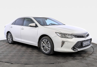 Подержанный автомобиль Toyota Camry Sedan 2017 года (3 фото)