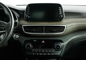 Подержанный автомобиль Hyundai Tucson 2020 года (10 фото)