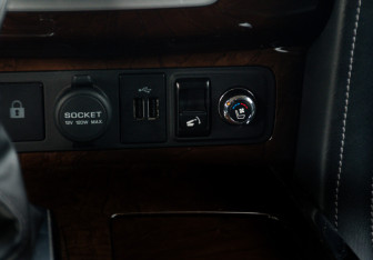 Подержанный автомобиль Infiniti QX80 2018 года (19 фото)