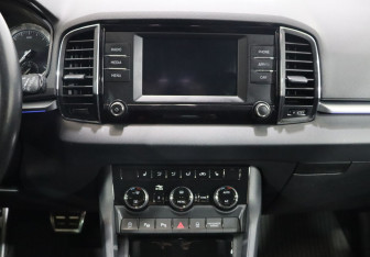 Подержанный автомобиль Skoda Karoq 2020 года (19 фото)