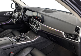 Подержанный автомобиль BMW X5 2018 года (13 фото)