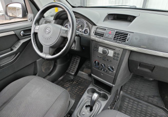 Подержанный автомобиль Opel Meriva 2008 года (10 фото)