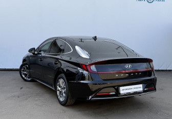 Подержанный автомобиль Hyundai Sonata 2021 года (7 фото)