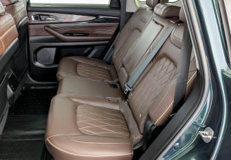 Подержанный автомобиль Exeed VX 2022 года (12 фото)