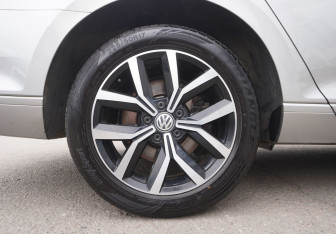 Подержанный автомобиль Volkswagen Passat Sedan 2017 года (10 фото)