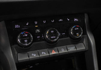 Подержанный автомобиль Skoda Karoq 2022 года (18 фото)